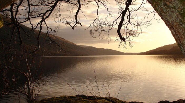 1280px-View_of_loch_lomond-4239d331-702x390 The Bonnie Banks o' Loch Lomond 