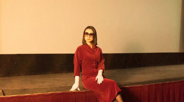 43566997194_2e5f3ef5ef_b-04575ab9-702x390 Me and my Husband by Mitski (Full) 